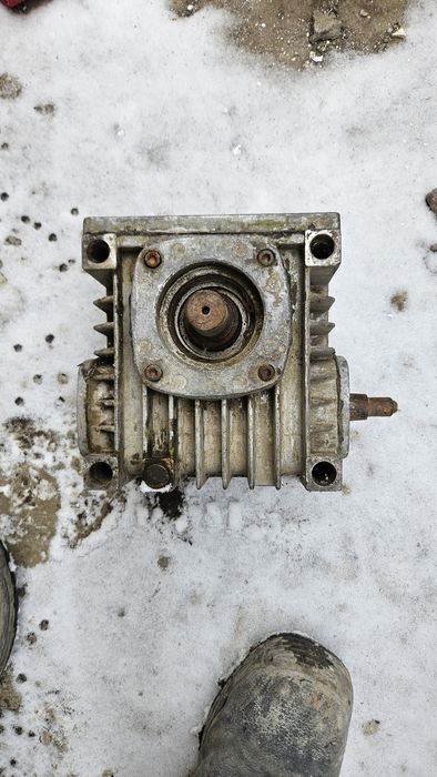 Продам редуктор отбора мощности