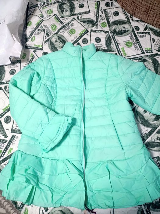 Продам куртку размер 54-56