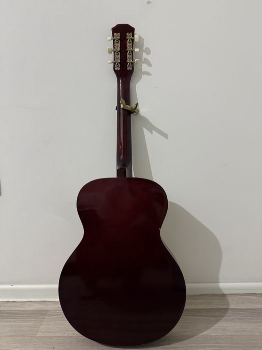 Гитара сатылады бу ватсапка жазамыз