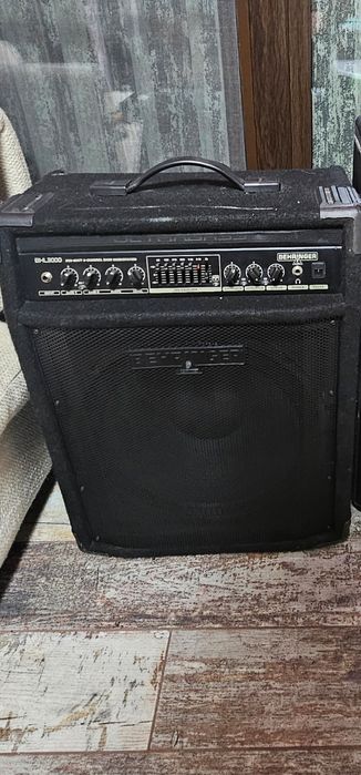 Boxa activa bass de 15 inchi  behringer bhl 3000a in stare f buna de f