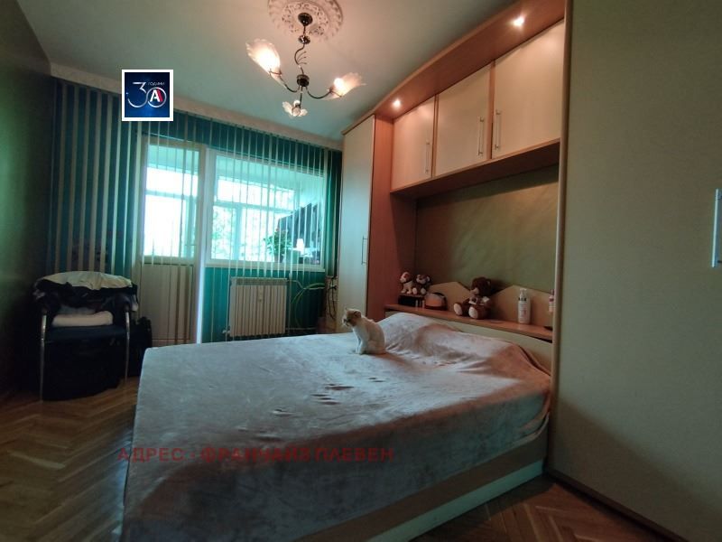 Продава се Тристаен апартамент в Плевен, Мара Денчева - 95 кв.м за 1632 €/кв.м - Снимка #8
