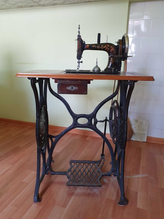 Masina de cusut antica SINGER