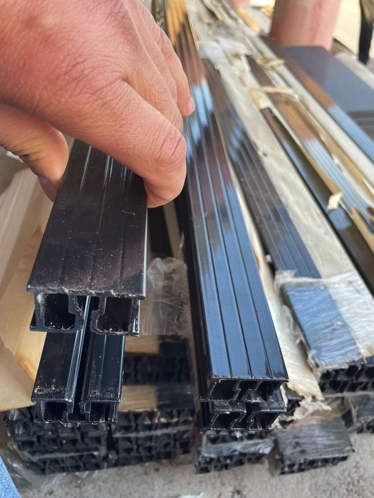 Profile aluminiu extrudat negre 40x25 mm – 4 metri – 150 bucăți