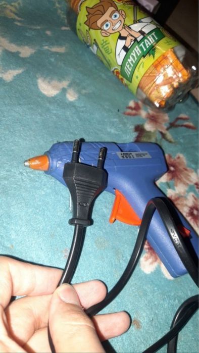 Клеевой пистолет