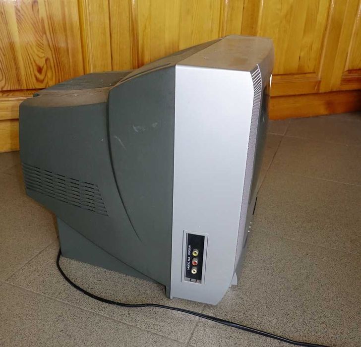 ПРодавам малки телевизори sharp,Panasonic,Neo