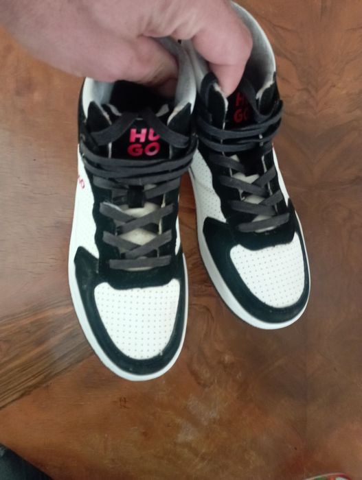 Детски маратонки HUGO
в бяло G00245
HUGO
-5% в приложението