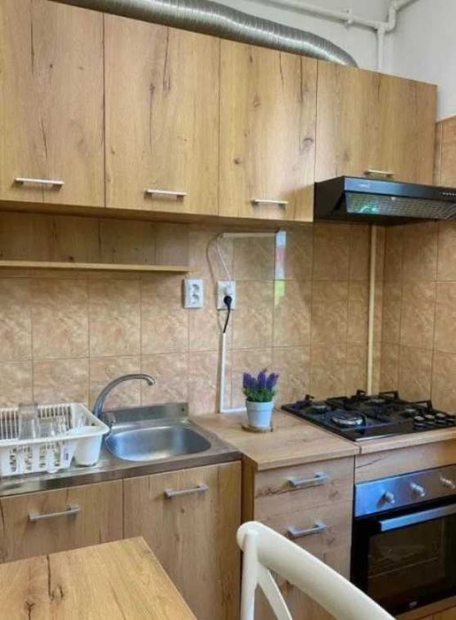 Дава се под наем Тристаен апартамент в Пловдив, Старият град - 86 кв.м за 382.5 € - Снимка #2