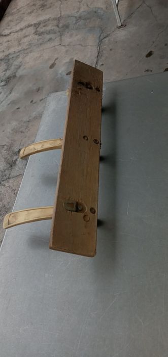 Настенная вешелка