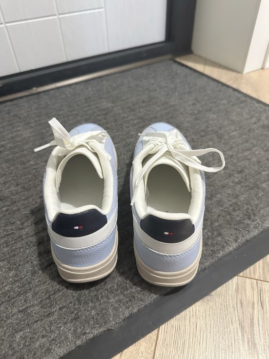 Сникерсы tommy hilfiger