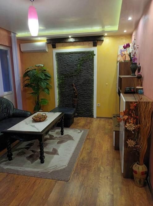 Дава се под наем Двустаен апартамент в Пловдив, Тракия - 50 кв.м за 375 € - Снимка #2