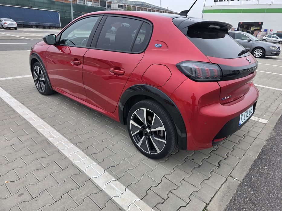Peugot 208 e GT  2022 masina ful electric
