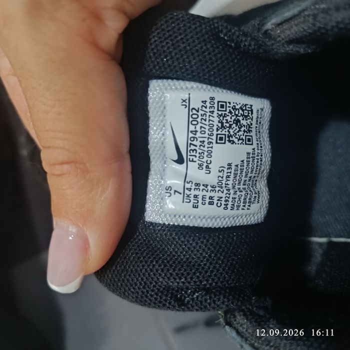 маратонки nike черни