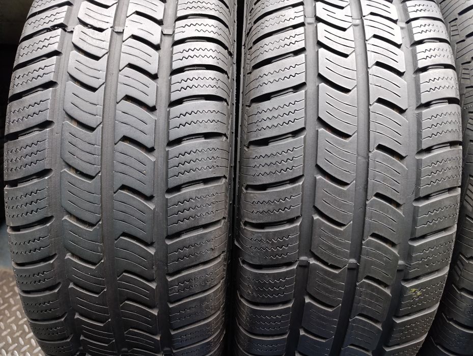 Anvelope de iarnă 225 75 16c Continental Vanco Winter 2