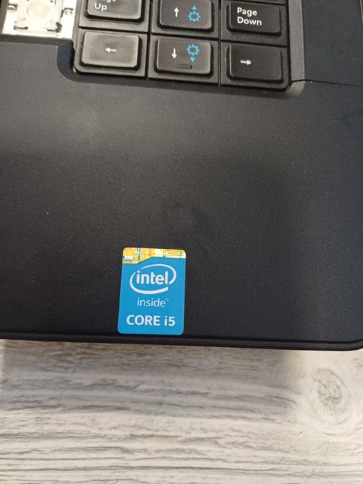 Vând laptop dell latitude E5440