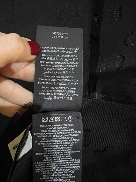 Saint Laurent шал