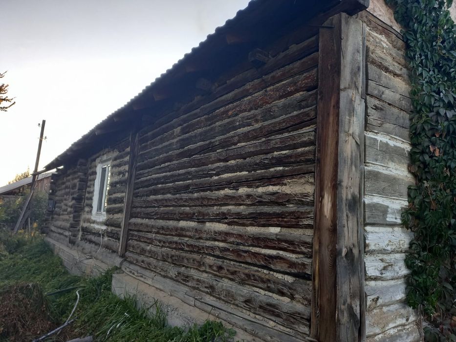 Продается частный дом отдельно стоячий деревяный  есть обмен