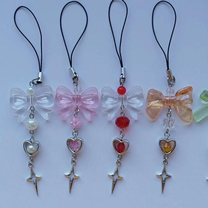 брелоки ручной работы.