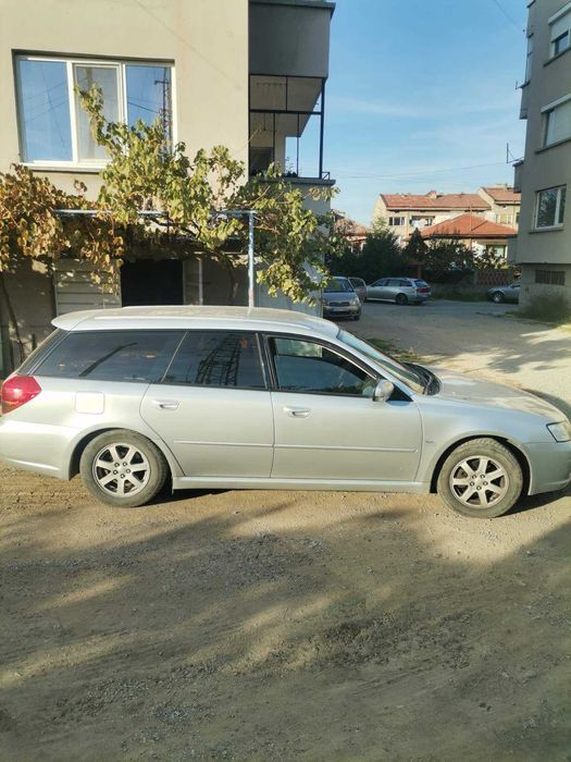 Продавам Subaru legacy