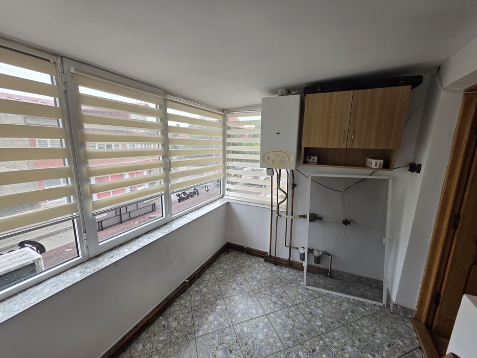 Vand apartament 2 camere decomandat