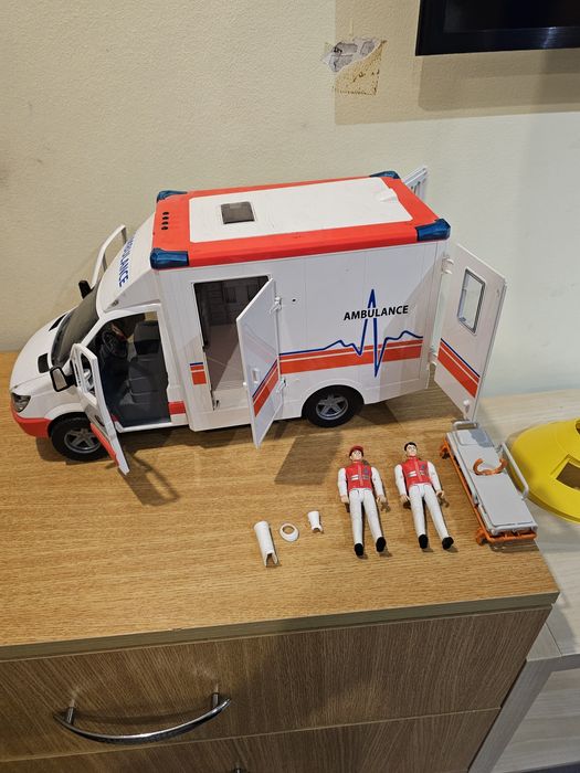 Ambulantă bruder mercedes