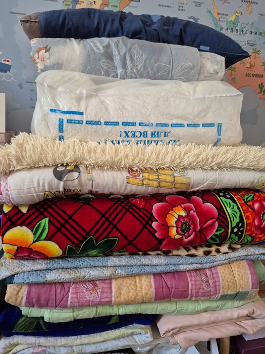 Одеяло, корпе, подушки,покрывало