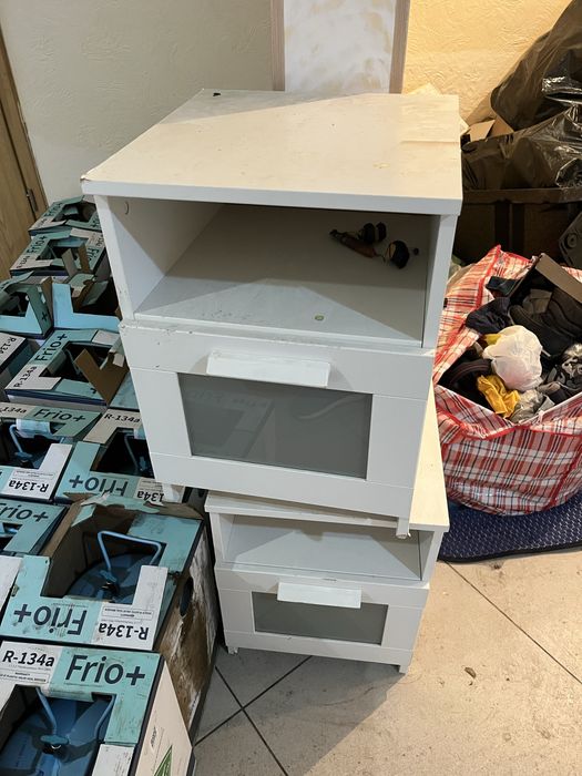 продам тумбочку