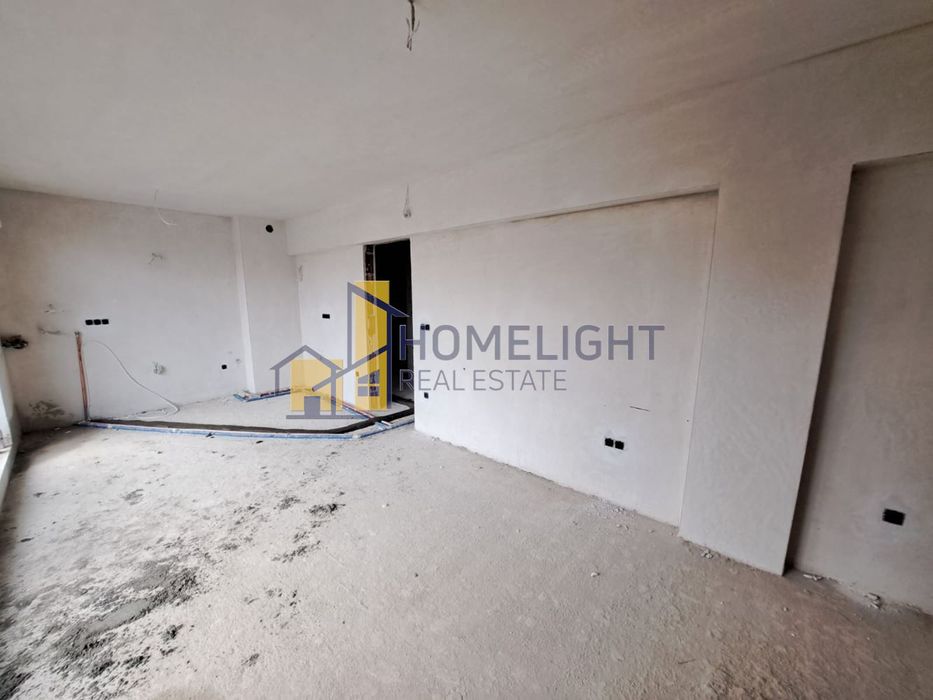 Тристаен апартамент в кв. Бояна