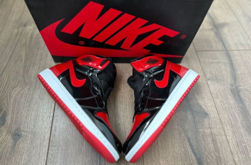 ULTIMELE PERECHI!! Adidasi / Sneakers Air Jordan 1 Patent Bred Negru / Rosu Marimi 36-44 Unisex