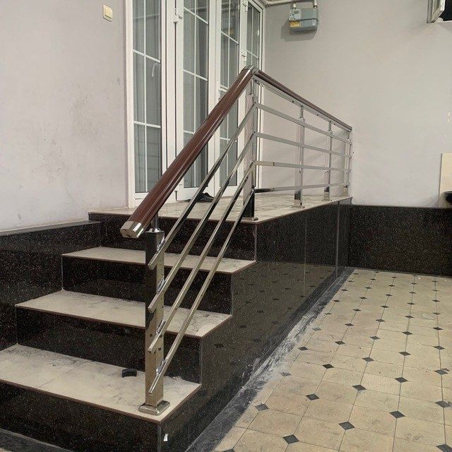 Перила из нержавейка бистро и надйожнаа