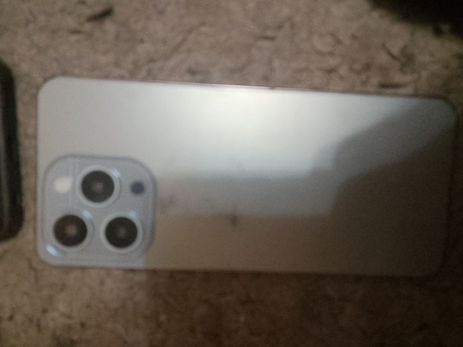 Срочно продам телефон