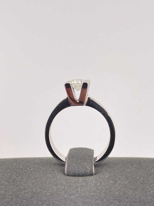 Кольцо с бриллиантом 0,5кт