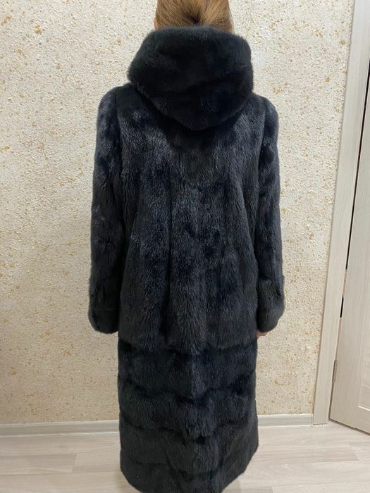 Продам шубу норковую