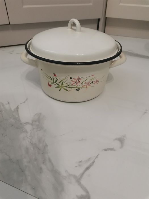 Кастрюля эмалированная маленькая