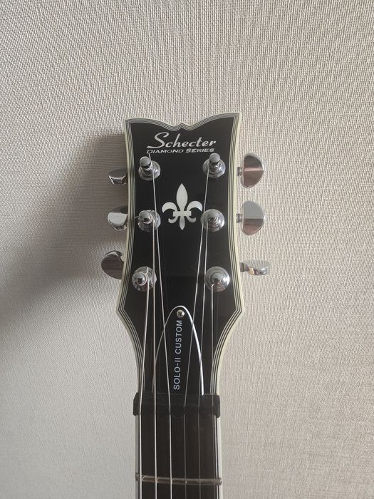 Продам электрогитару SCHECTER