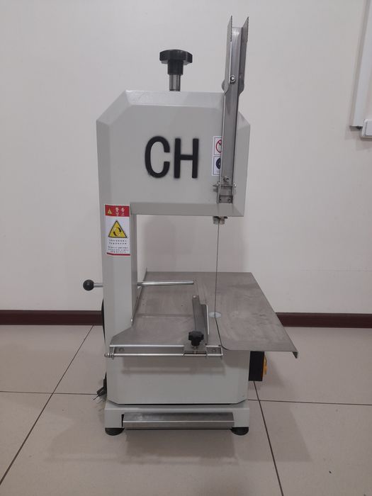 Мясо костерезка.