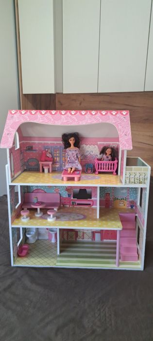 Къща за кукли  с аксесоари