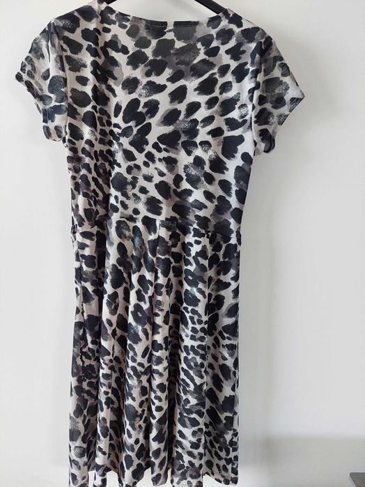 Нова рокля  размер  36-38