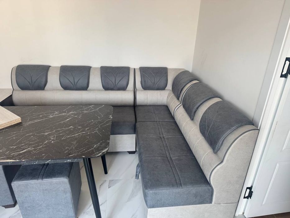 Eshon Guzarda 4.хонали 4-сотих Учаска Ховли Узок Муддатга Берилади