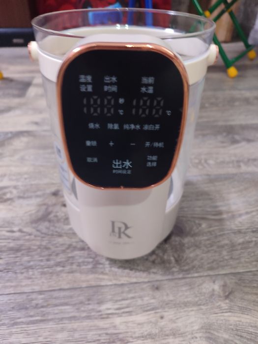 Продам новый чайник.