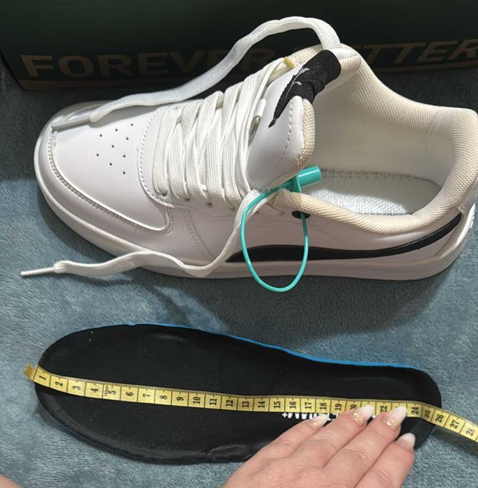 Продам новые кроссовки PUMA