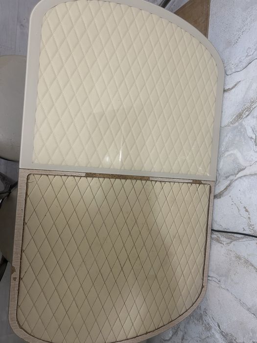 Кухонный стол и стулья