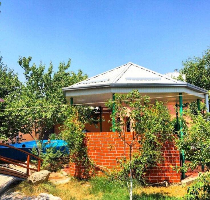 Продаётся хороший дача  есть сауна и и бассейн Зелёная зона