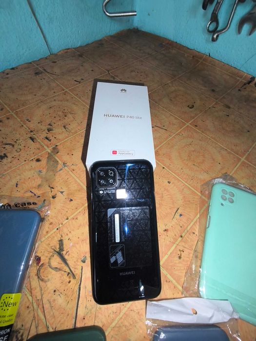 Telefoane redmi și Huawei