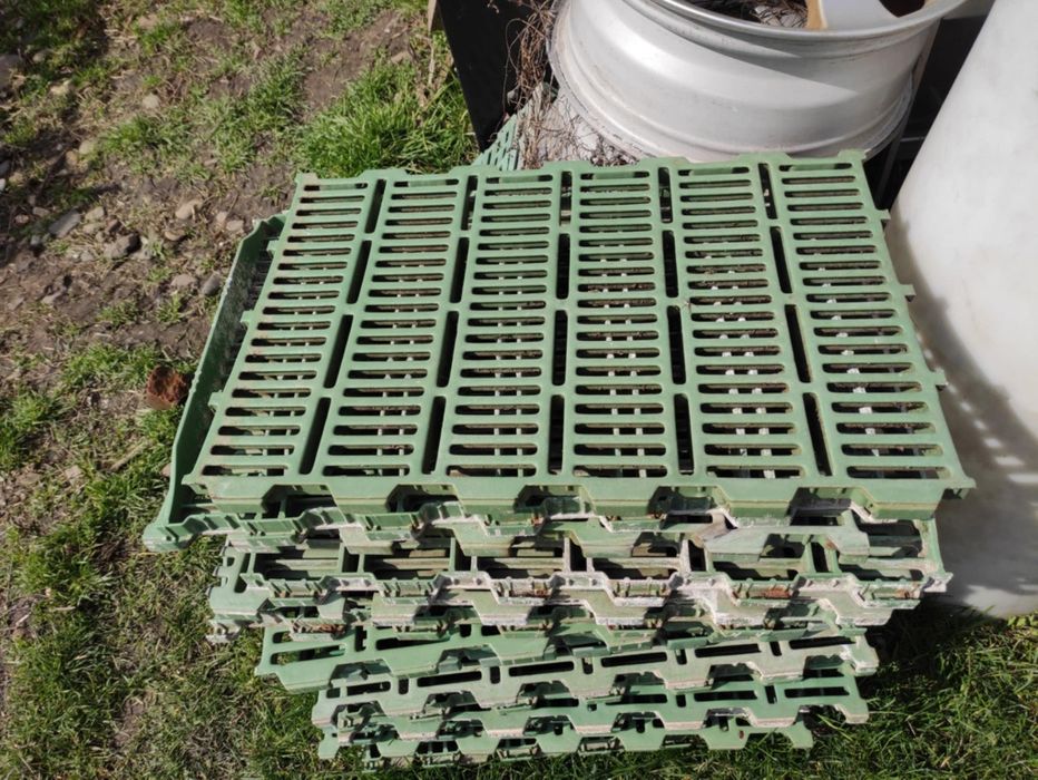 Grătare plastic pt  porci animale