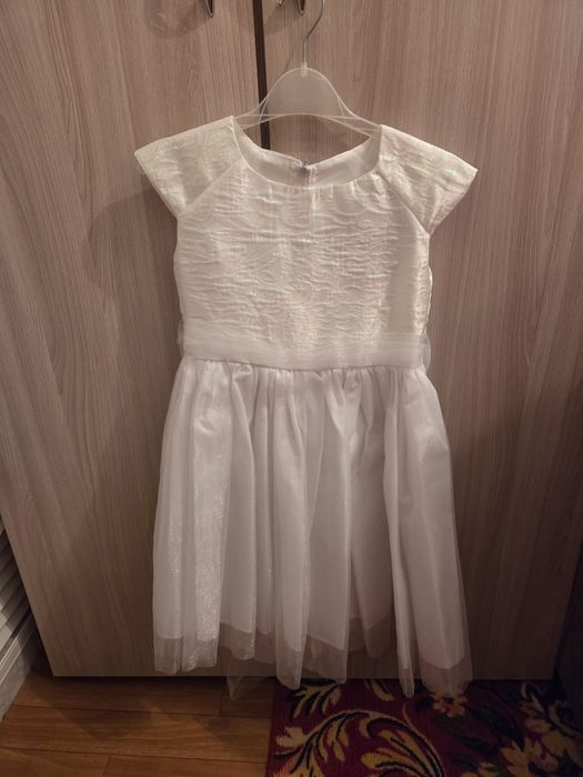 Продам платье на девочку