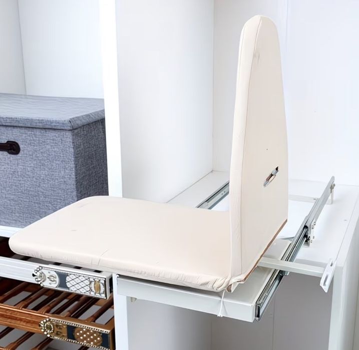 Сгъваема и компактна гладачна дъска на релси