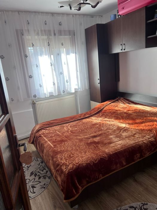 Apartament cu 2 camere, semidecomandat ,zona piața Cioclovina