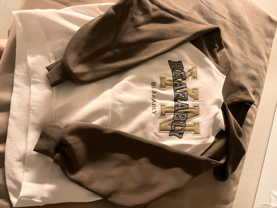 женская одежда .