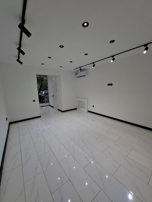 Мирабадский: Ор-р: Цум, Патрики Удобноя локация  100кв.м  Евроремонтт