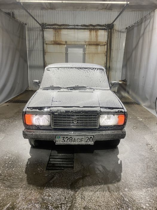 ваз 2107.                .